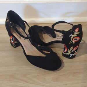 Chelsea Crew Black Heels with Colorful Embroidery